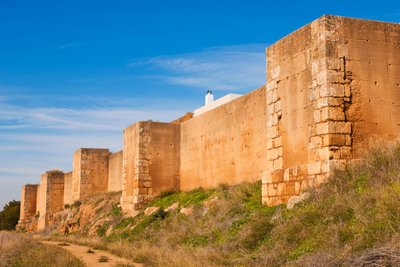 Niebla, Provincia di Huelva, Andalusia, Spagna meridionale. Mura che circondano la città. da Unbekannt Unbekannt