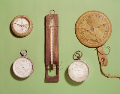 Bussola, termometro, meridiana, barometro e scala di altitudine usati nella spedizione antartica di Scott, 1910-12 da Unbekannt Unbekannt