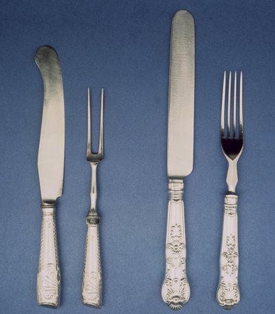 Coltello e forchetta in argento, Sheffield, c.1780 e versione successiva 1835, di Atkin e Oxley da Unbekannt Unbekannt