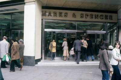 Una vista di Oxford Street con l