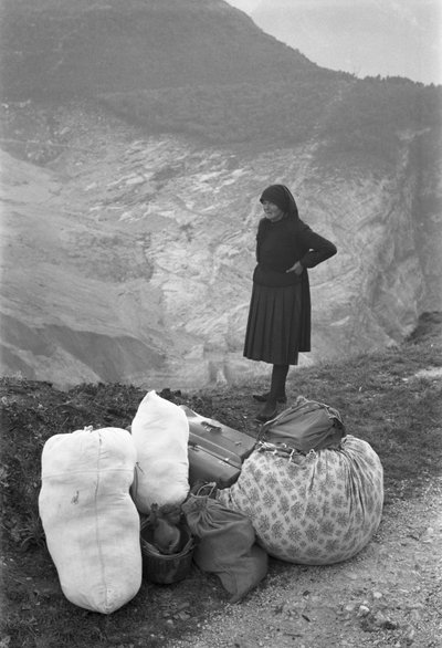Una donna narra la tragedia, Longarone, Vajont, 9 ottobre 1953: Borse e bagagli da Unbekannt