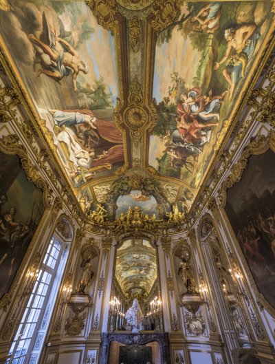 Allegoria del Fuoco e della Terra sul soffitto. Dipinto del soffitto della Galerie dorée, di François Perrier (1594-1649) da Unbekannt