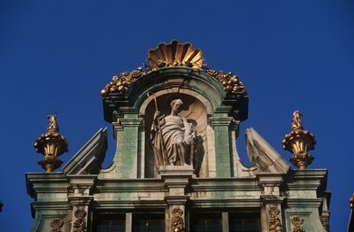 Belgio, Bruxelles, Grand Place, dettaglio architettonico da Benjamin Baud