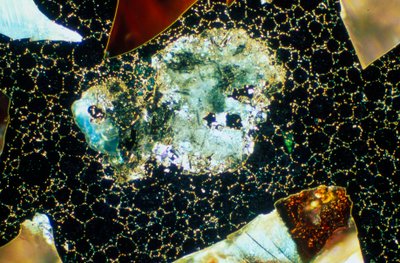 COMPOSITO, LM Particelle ceramiche in una matrice di acciaio da Unbekannter Künstler