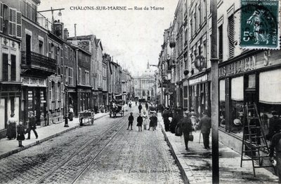 Chalons en Champagne: vista di rue de la Marne da William M. Timlin