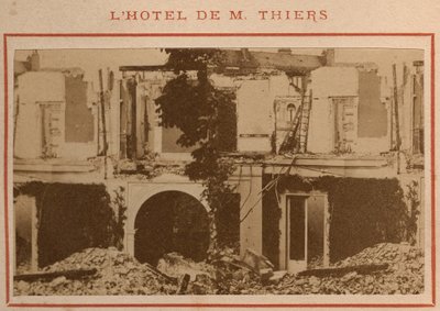 Comune di Parigi (1871): la villa di Adolphe Thiers distrutta dopo la confisca dei suoi beni nel maggio 1871 da Unbekannt