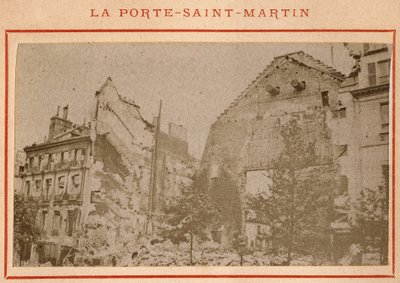 Comune di Parigi (1871): veduta della Porta Saint Martin a Parigi distrutta nel maggio 1871. Fotografia di Pierre Pepetit. Stampa su cartone, Dim. 9x5,4 cm da Unbekannt