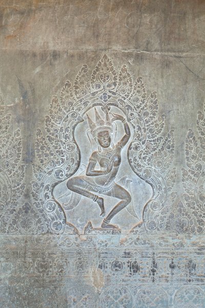 Rilievo di Apsara danzante sul muro esterno occidentale, Angkor Wat, Cambogia da Unbekannter Künstler