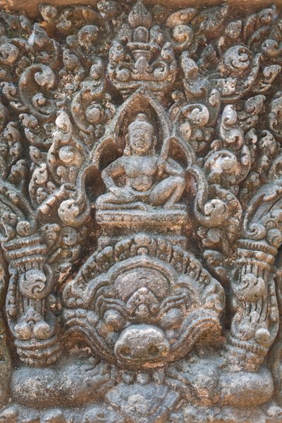 Dettaglio di un architrave con la figura di forse Indra su Kala, stile Baphuon da Unbekannter Künstler