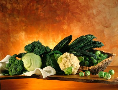 Dieta: natura morta con cavoli (broccoli, cavolfiore, cavoletti di Bruxelles) da William M. Timlin