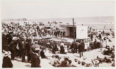 Intrattenitori sulla spiaggia di Ellison, c 1910 da Unbekannt