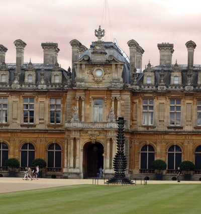 Esterno del Waddesdon Manor da Lancelot Volders