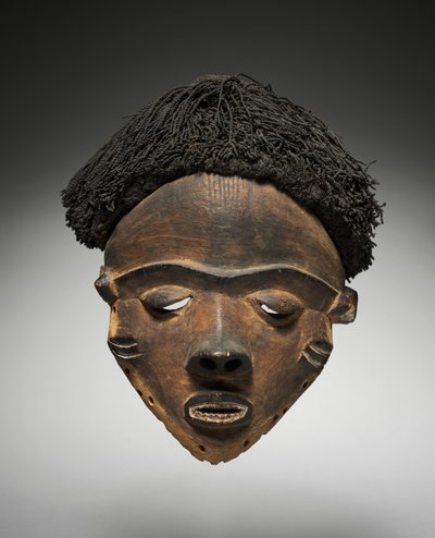 Maschera facciale femminile, Pende, primi anni 1900 da Unbekannt