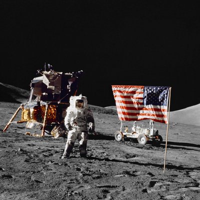 Harrison H Schmitt sulla superficie lunare durante la missione Apollo 17 da Unbekannt