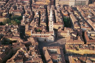 Italia, Emilia Romagna, Modena, vista aerea della città con la cattedrale da Benjamin Baud