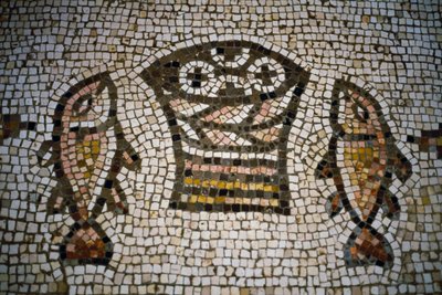 Pani e pesci, mosaico nella chiesa della Moltiplicazione, IV secolo, Tabgha, Israele da William M. Timlin