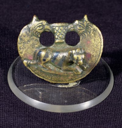 Montatura decorata con teste di grifoni e una tigre con strisce in niello, fine I-inizio II secolo d.C. da Unbekannt