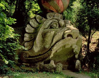 Bocca di una grotta fantastica a forma di testa di mostro, dai giardini del Parco dei Mostri, realizzati tra il 1550-63 dal Duca di Orsini, su disegni di Giacomo Barozzi da Vignola (pietra) da Unbekannt