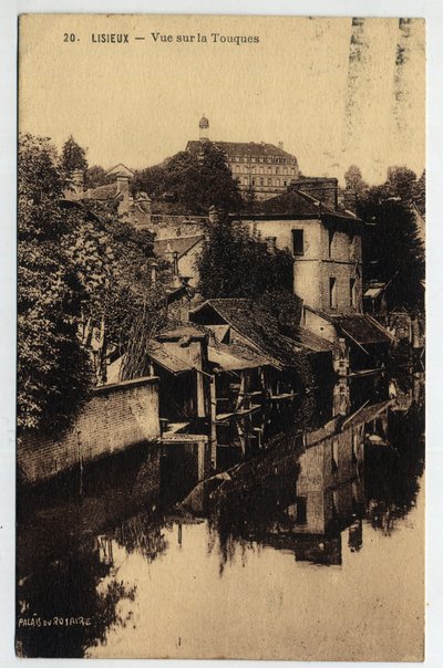 Normandia, Calvados (14), Lisieux: case sul bordo del Touques - Cartolina datata 1934 da William M. Timlin