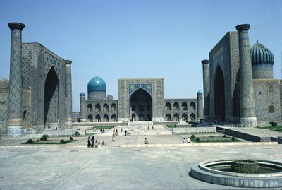 Registan, con i tre collegi religiosi musulmani (madrase) da Unbekannt