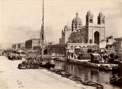 Architettura religiosa: vista esterna della basilica cattedrale di Santa Maria Maggiore, costruita tra il 1852 e il 1893 secondo i piani dell