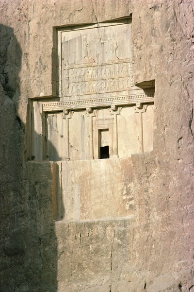 Tomba rupestre del re Artaserse II (c.404-358 a.C.) periodo achemenide, IV secolo a.C. da Unbekannt