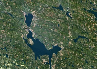 Cratere da impatto meteorico di Siljan, Svezia, immagine satellitare a colori reali da Unbekannter Künstler