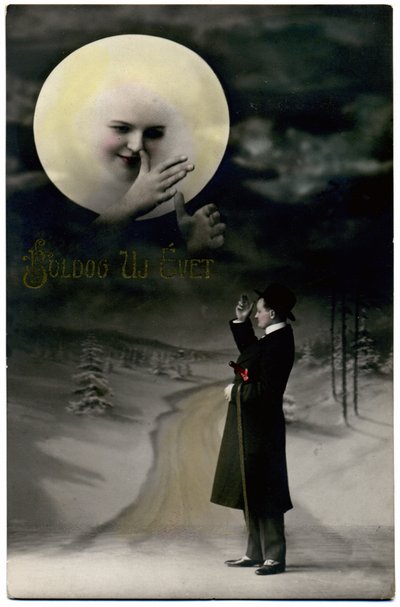 Società. Auguri di Capodanno. La luna e un passante. Cartolina, Ungheria, c.1920 da Unbekannter Künstler