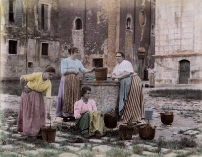 Scena di strada sul campo San Pietro nel quartiere di Castello, donne si incontrano al pozzo, Venezia. XIX secolo. Stampa su cartone Dim. 25x19 cm da Unbekannt