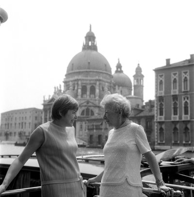 La critica letteraria Fernanda Pivano con Mary Hemingway a Venezia - 1966 da Unbekannt