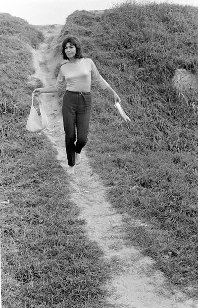 La cantante Juliette Greco a Malamocco (Venezia) - circa 1965 da Unbekannt