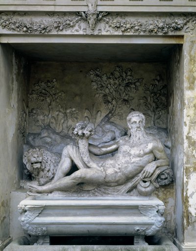 Il Ninfeo, dettaglio di una statua di un dio fluviale in una nicchia con una cornucopia, progettato da Giacomo Vignola e Bartolomeo Ammannati da Unbekannt