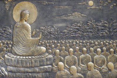 Tempio buddista Tinh Xa Ngoc Chau, La vita del Buddha, Siddhartha Gautama, Buddha con discepoli, insegnamento, Il Buddha esortò i suoi primi sessanta discepoli Arahant a partire in diverse direzioni per predicare la Dottrina, Chau Doc, Vietnam, 2018 (foto) da Unbekannt