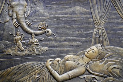 La vita del Buddha, Siddhartha Gautama, La madre del Buddha Maya sogna l