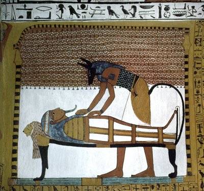 Tombe degli artigiani. Mummia di Sennedjem imbalsamata dal Dio Anubi, sito di Deir El Medineh a Luxor, Egitto. Inizio della XIX dinastia da Leopold Blonder