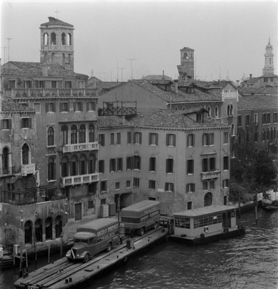 Camion sul Canal Grande a Venezia - 1960 da Unbekannt