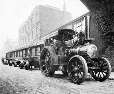 Regno Unito: Un trattore che traina un carico. Manchester, c1904 da Unbekannt