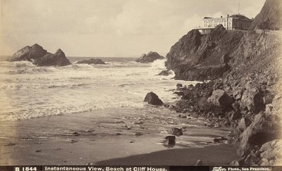 Vista di Cliff House e della spiaggia sottostante, San Francisco da Unbekannter Künstler