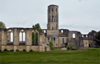 Vista di La Sauve Maggiore, Abbazia di La Sauve-Maggiore in Gironda. XI secolo da Unbekannter Künstler