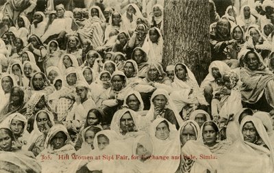 Donne alla fiera di Sipi 
