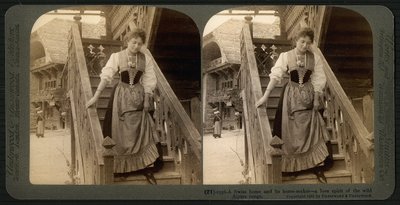 Carta stereoscopica raffigurante una giovane donna svizzera in costume tradizionale, c.1900 da Underwood and Underwood