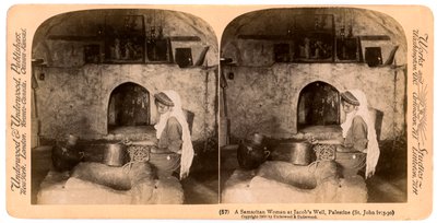 Una donna samaritana al pozzo di Giacobbe, Palestina, 1900 da Underwood and Underwood
