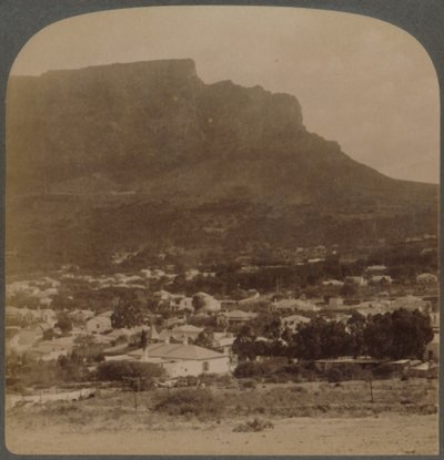 Città del Capo e Table Mountain, ovest dal piede di Signal Hill, Sudafrica, 1902 da Underwood and Underwood