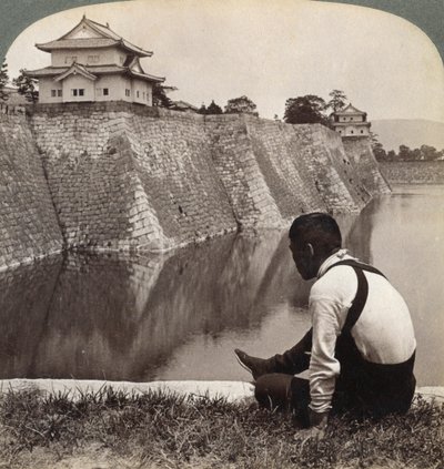 Castello feudale degli orgogliosi Shogun, Osaka, Giappone, 1904 da Underwood and Underwood