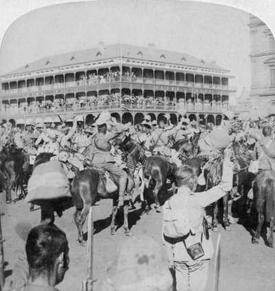 Il Maresciallo di Campo Lord Roberts e lo staff che acclamano la Regina, Pretoria, Sudafrica, 5 giugno 1900 da Underwood and Underwood