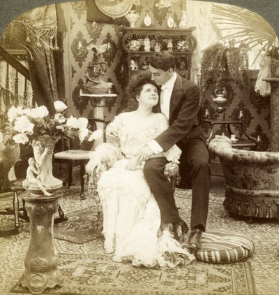 George ammira molto la bella carnagione di Ethel da Underwood and Underwood