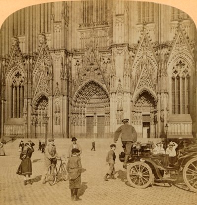 Portale principale e facciata elaboratamente ornata, Cattedrale, Colonia, Germania, 1902 da Underwood and Underwood