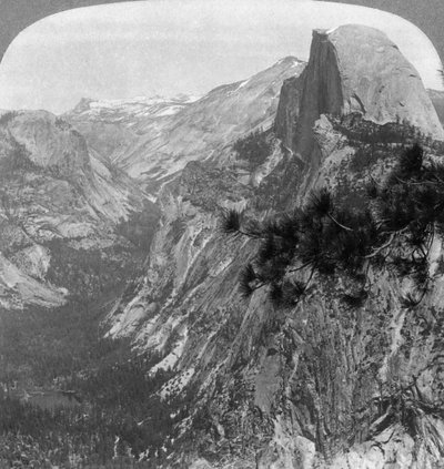 Mirror Lake, Half Dome e Clouds Rest, Yosemite Valley, California, USA, 1902 da Underwood and Underwood