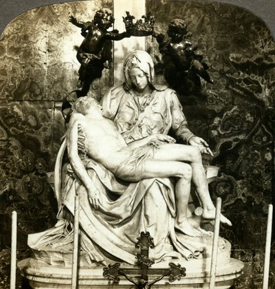 Pietà di Michelangelo, Basilica di San Pietro, Roma, Italia da Underwood and Underwood