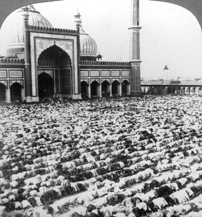 Preghiera alla Jumma Musjid, Delhi, India, 1904 da Underwood and Underwood